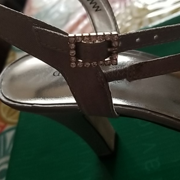 Heels - Picture 5 of 6